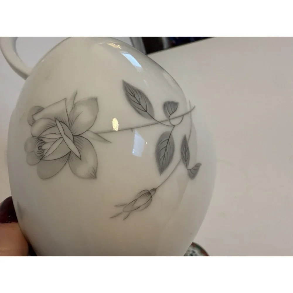 Vintage Queen's‎ Royal Fine China Japan Teapot Gold Floral Mid Century Porcelain